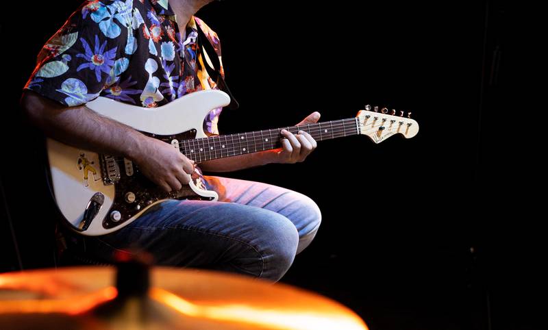 Yotam Silberstein playing guitar through the G2X Four