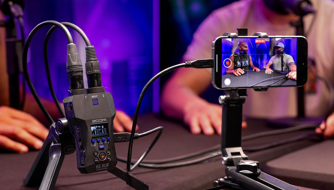 H1 XLR connected to an iPhone