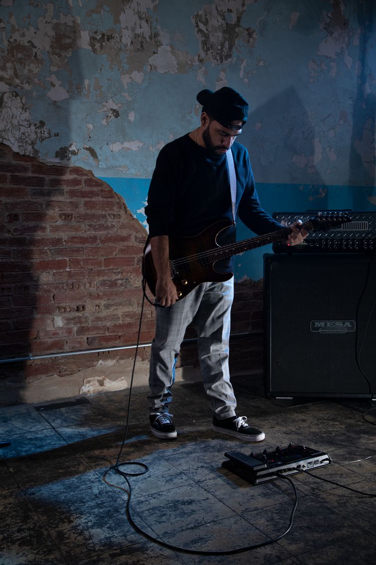 Ricardo Ramos playing the Zoom G6