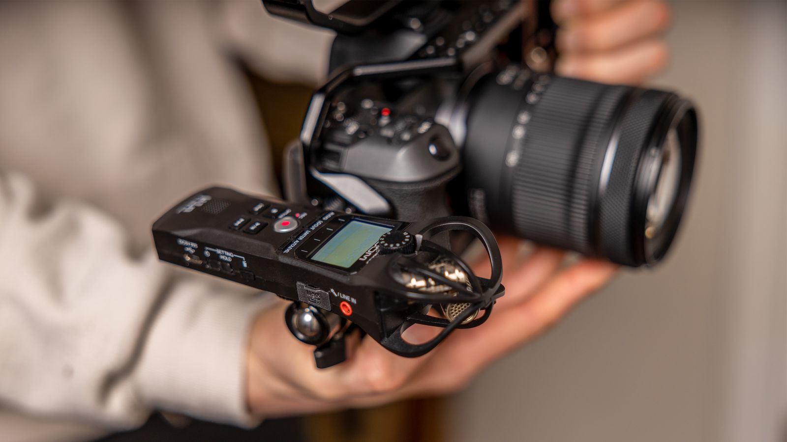 The H1n attached to a dslr camera rig