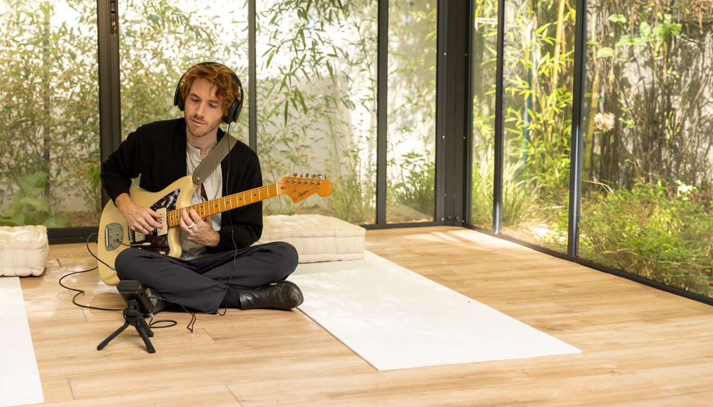 recording an electric guitar track with the R4