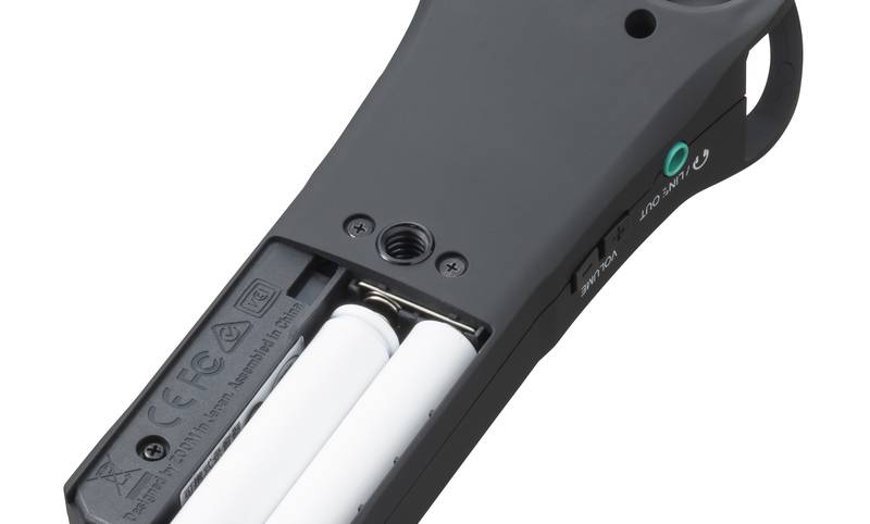 H1n recorder back view with batteries