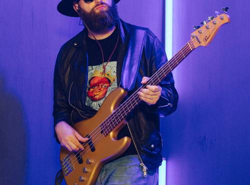 Bassist Dimitry Gorodetsky performing live