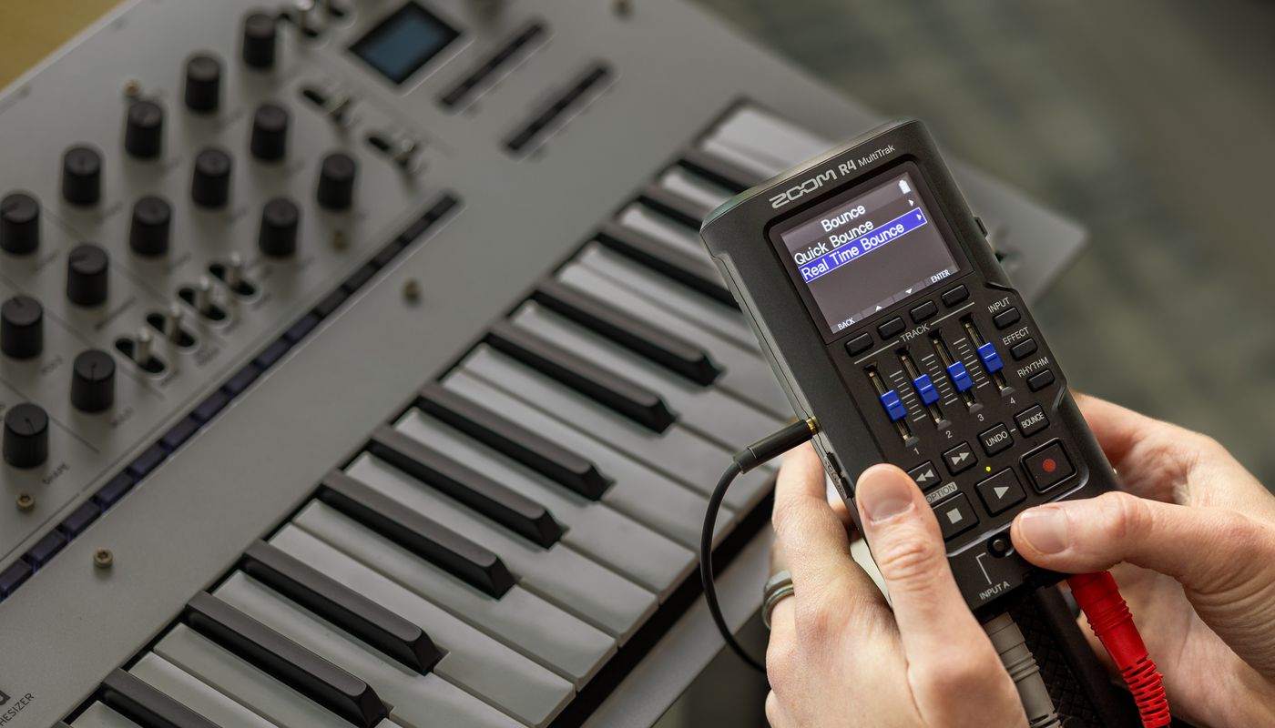 Recording 20 takes on the R4 by using the Bounce track.