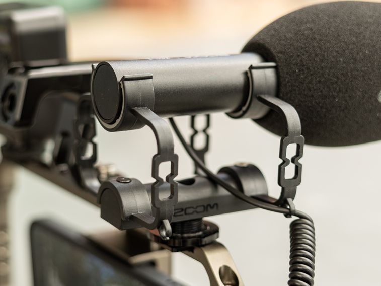 close-up of the zoom shockmount holding the ZSG-1 to a mobile video rig